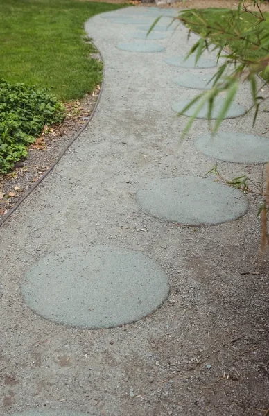 stepping-stone-garden-path
